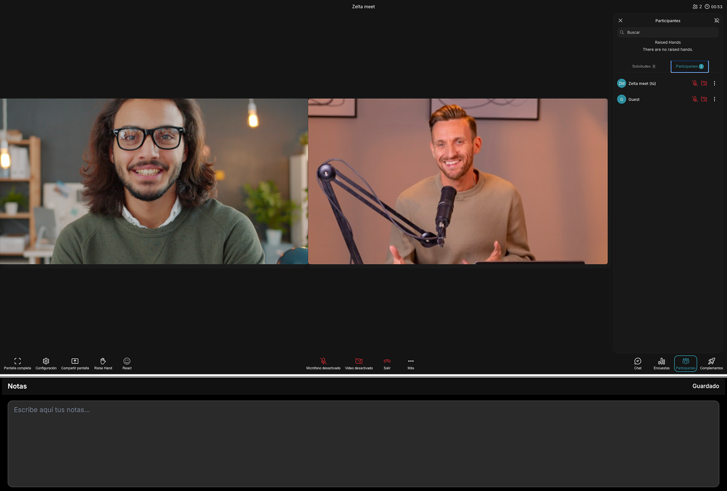 Pantalla de videollamada con panel lateral de notas y el indicador de autoguardado